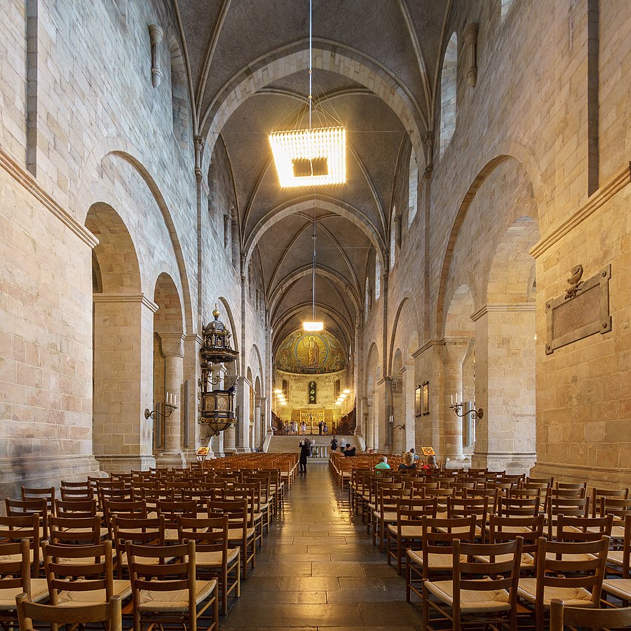 interior-of-lund-cathedral-sweden-1145.jpg