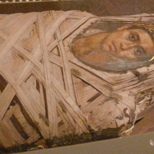 metropolitan-mummy-with-portrait-of-a-youth-roman.jpg
